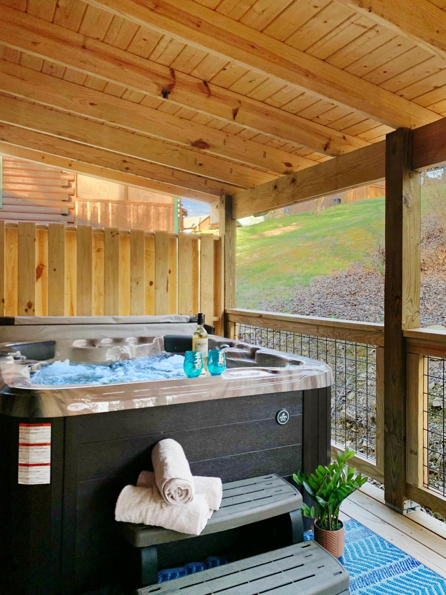 Tsaliwood Cabin Сивиървил Екстериор снимка